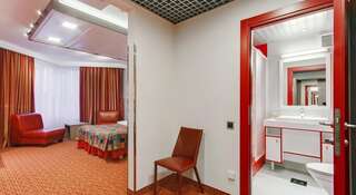 Гостиница Red Stars Hotel Санкт-Петербург Двухместный номер Делюкс с 1 кроватью или 2 отдельными кроватями-6